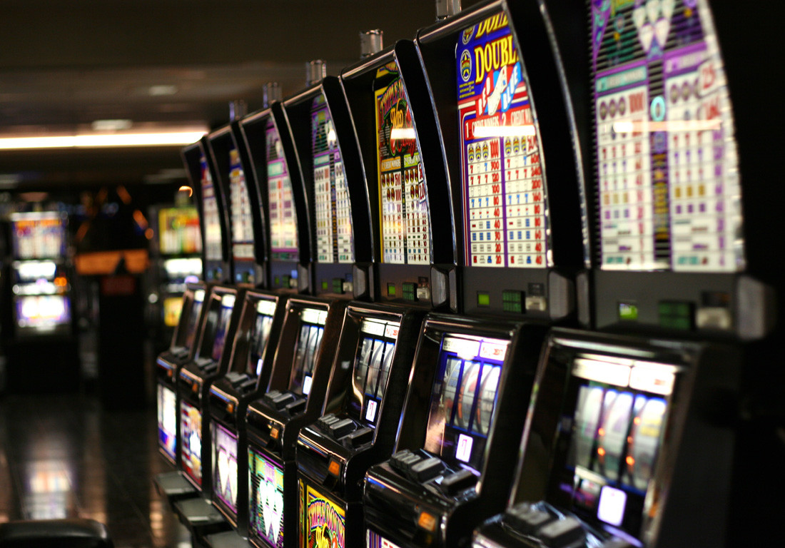 Simple Slut Slot Machines