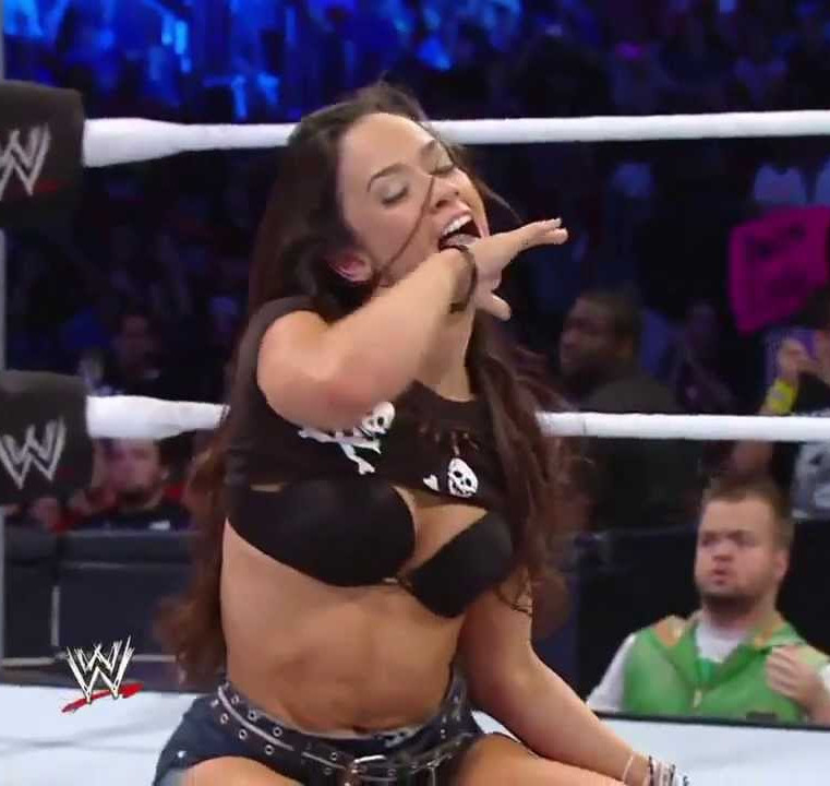 Aj Lee makes an Humiliating Return