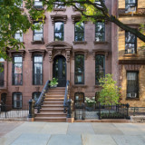 Naive And Erotic Roommates